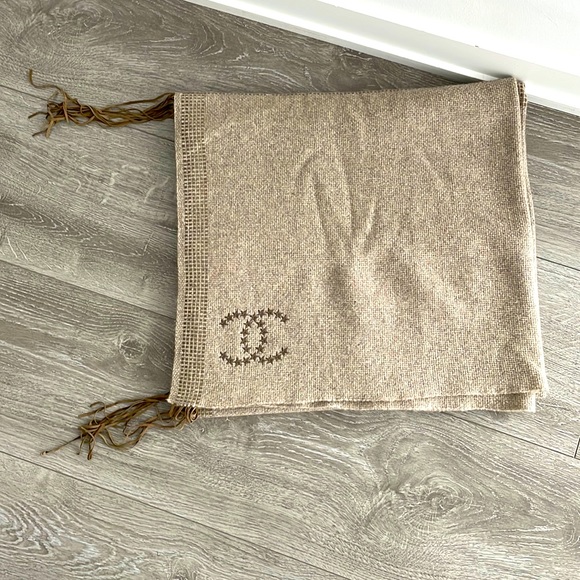 CHANEL Accessories - Chanel cashmere big scarf